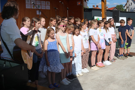 Kulturna prireditev Na lepi Menišiji 14 Foto Ljubo Vukelič